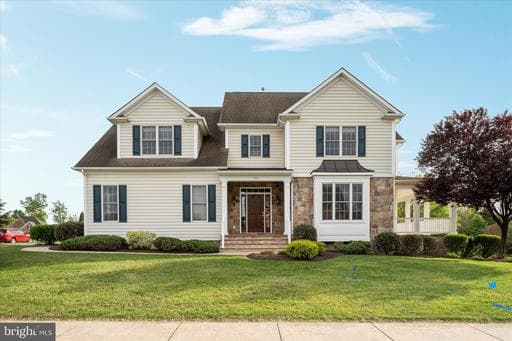 106 DOOLIN AVENUE - Photo 1