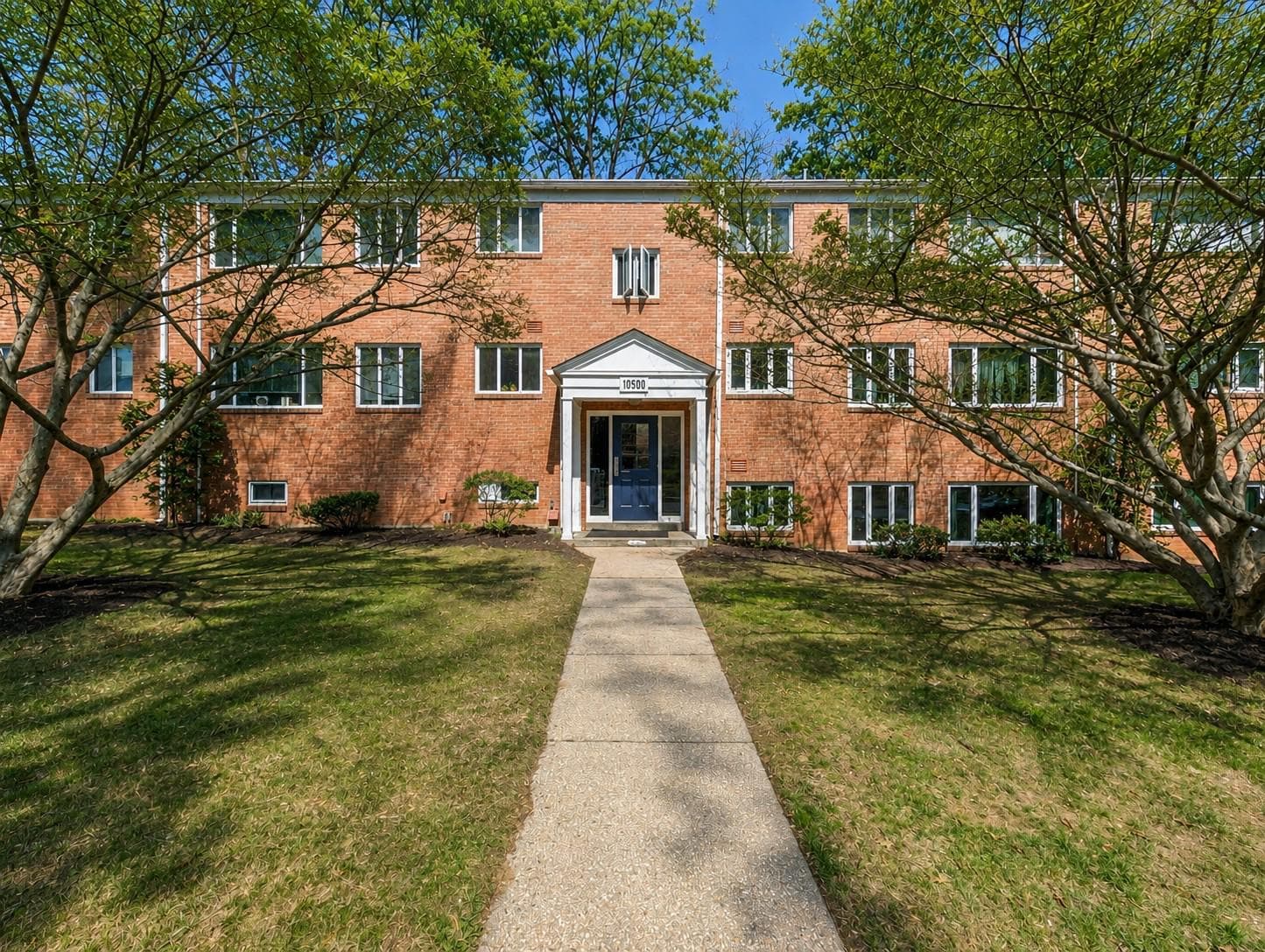 10500 MONTROSE AVENUE 203
