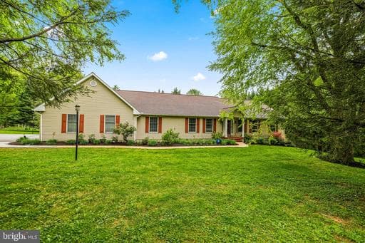 904 MAPLEHURST LANE - Photo 1