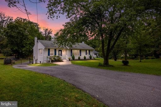 976 Shore Acres Rd, Arnold, MD 21012-1728, United States - Photo 1