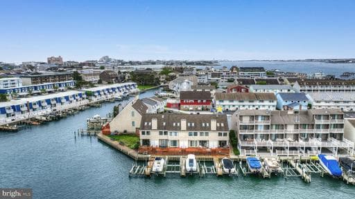 604 BAYSHORE COURT 1 - Photo 1