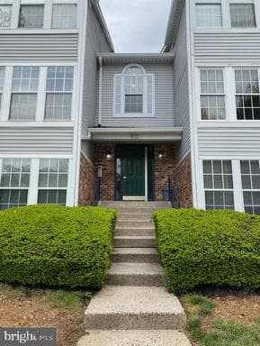 900 JESSICAS LANE 900-E - Photo 1