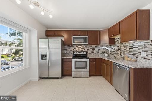 1704 W BANCROFT LANE - Photo 1
