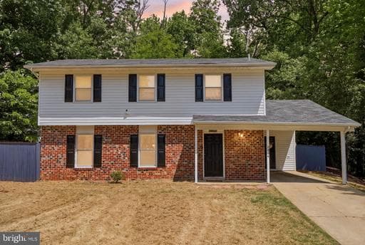 2414 OAKWOOD COURT - Photo 1