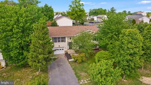 305 WOODROW ROAD - Photo 1