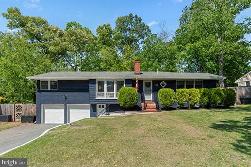 52 SUNSET DRIVE - Photo 1