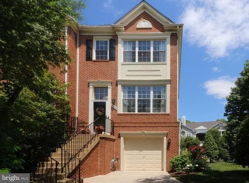 12000 Edgemere Cir, Reston, VA 20190-3253, United States - Photo 1