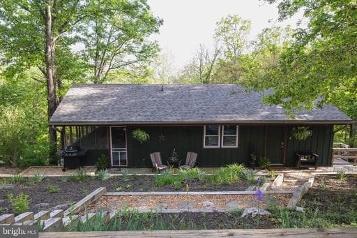 187 Mountain View Dr, Luray, VA 22835-2644, United States - Photo 1