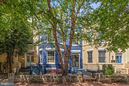 502 G STREET - Photo 1