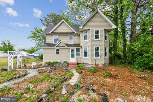 262 N SOMERSET AVENUE - Photo 1