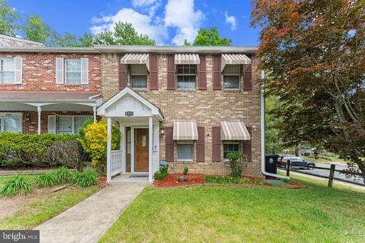 8914 SIMEON COURT - Photo 1