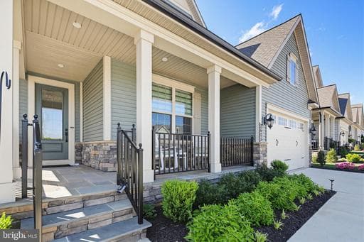 2605 BROADLEAF DRIVE