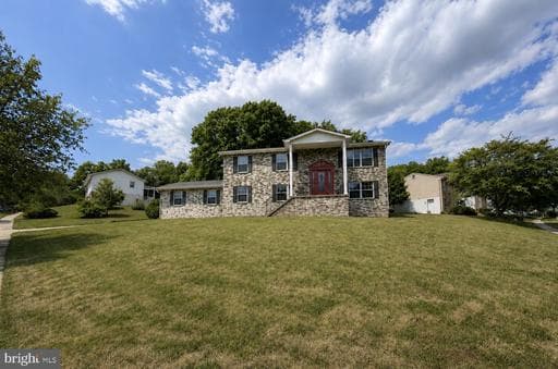 1512 JOMAR DRIVE - Photo 1