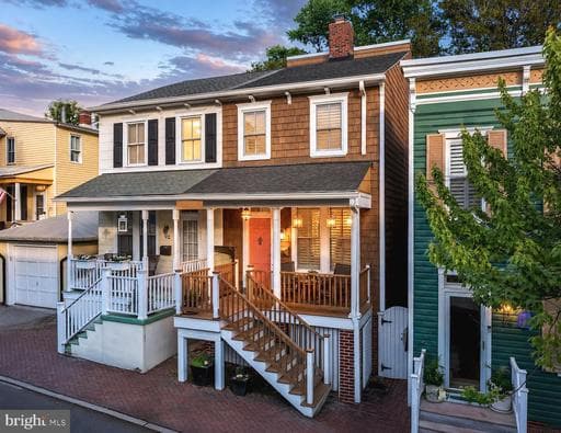 90 CHARLES STREET - Photo 1