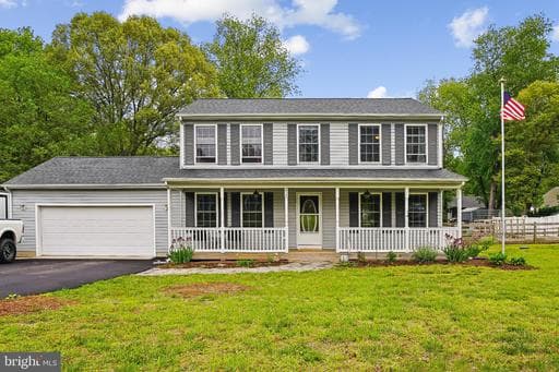 215 FAIRVIEW DRIVE - Photo 1
