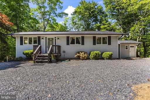 285 RED CLOUD ROAD - Photo 1