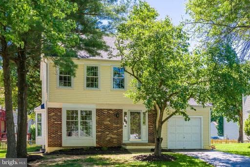 24 NEWLAND COURT - Photo 1