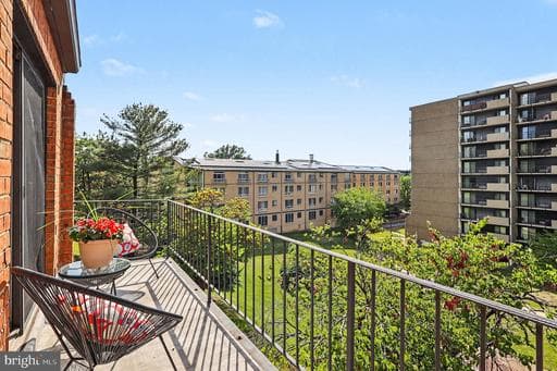 3450 SUMMIT COURT 3450 - Photo 1
