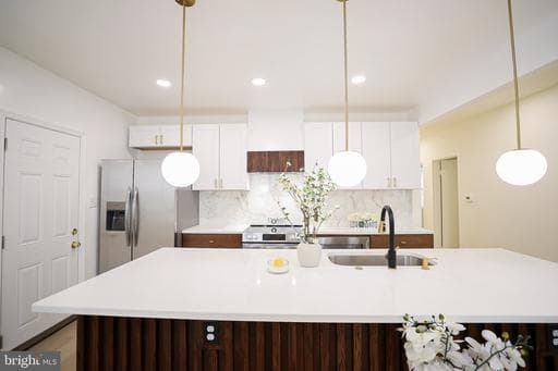 4311 FERNHILL AVENUE - Photo 1