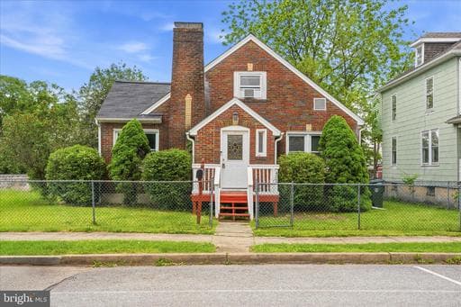 402 GUILFORD AVENUE - Photo 1