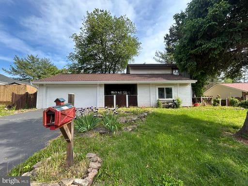102 Wrightwood Pl, Sterling, VA 20164-1129, United States - Photo 1