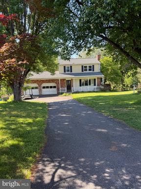 1308 BEAUMONT COURT - Photo 1