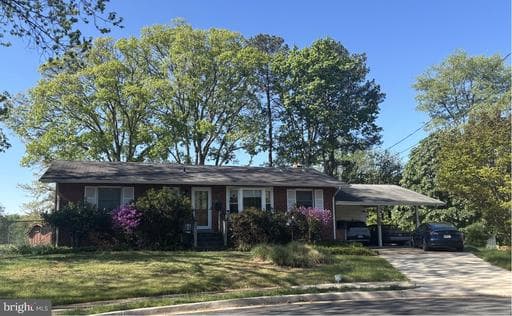 608 ROBERTS DRIVE - Photo 1