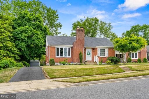 610 COLAINE DRIVE - Photo 1