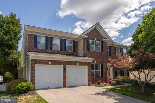 974 WAYNE DRIVE - Photo 1