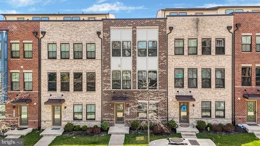 2804 LEWIS AVENUE - Photo 1