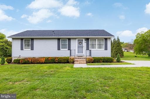 1328 HAHNS LANE - Photo 1