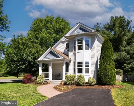 1 GLENGYLE LANE - Photo 1