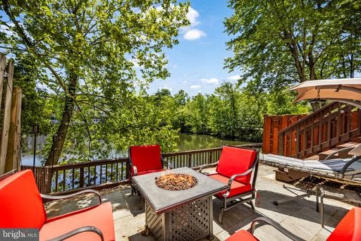 7595 CHRISLAND COVE