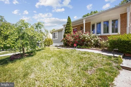 7518 BENTREE ROAD - Photo 1