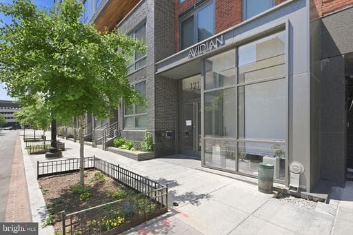 1211 VAN STREET 1007