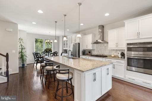 510 HARBORVIEW DRIVE - Photo 1