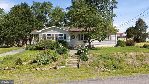 114 HARRISON LANE - Photo 1