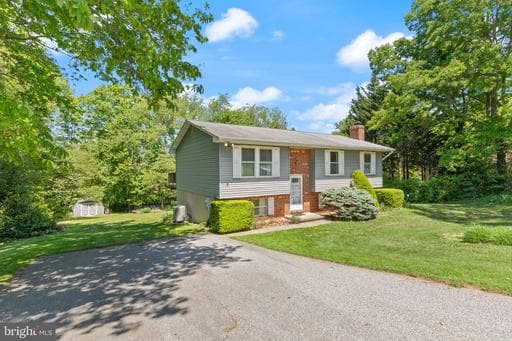 622 BARNES AVENUE - Photo 1