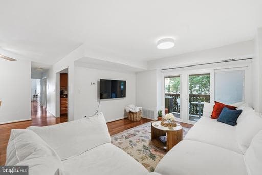49 SKYHILL ROAD 204