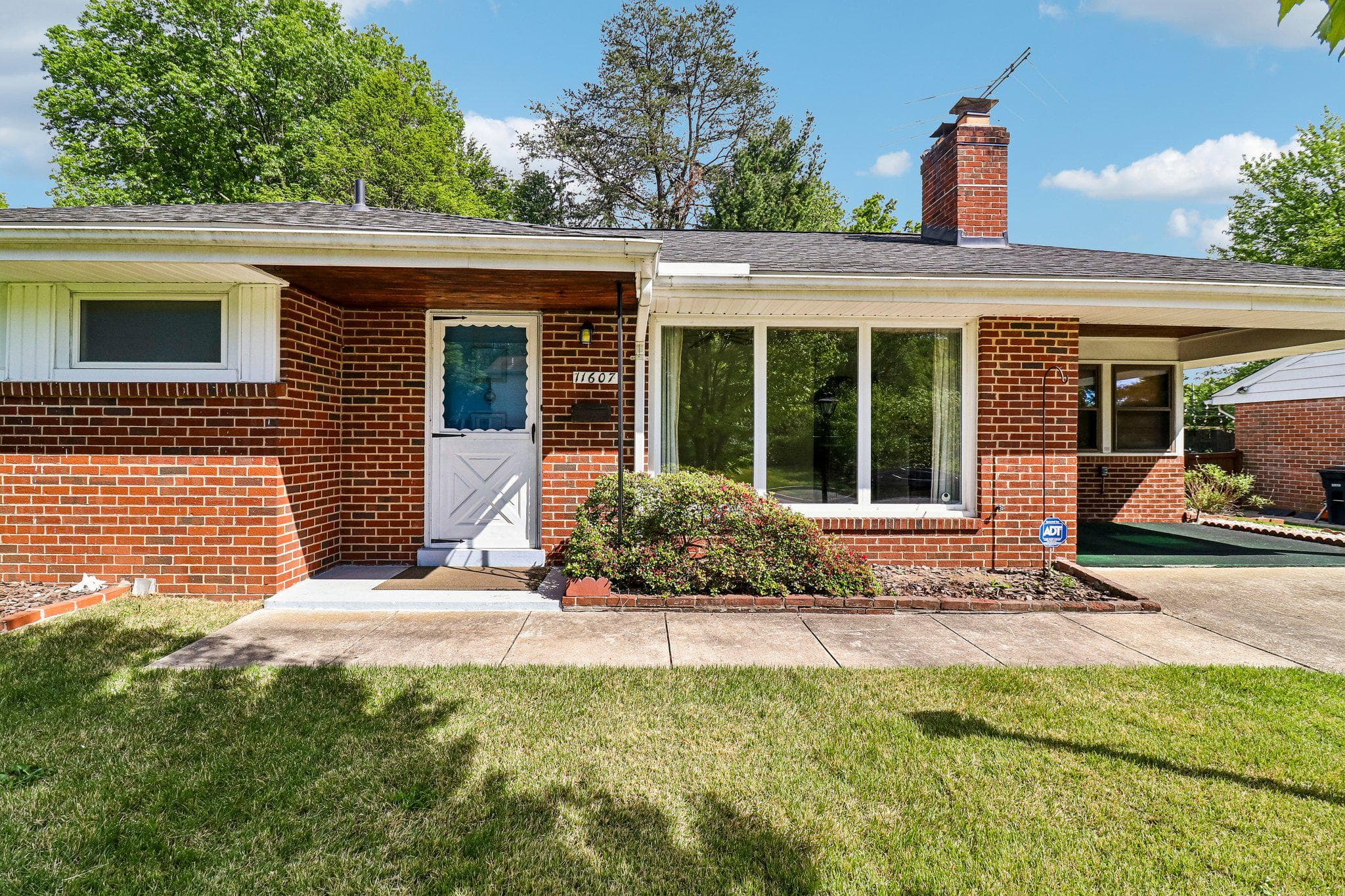 11607 34th Pl, Beltsville, MD 20705-2702, United States - Photo 1