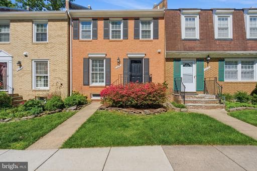 5278 Bradgen Ct, Springfield, VA 22151-3524, United States - Photo 1