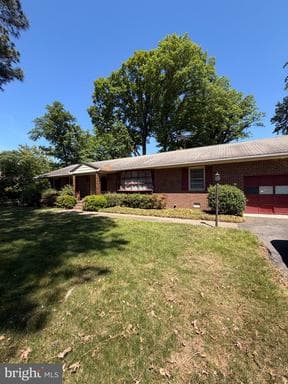 1122 Glidewell Rd, Richmond, VA 23227-1431, United States - Photo 1