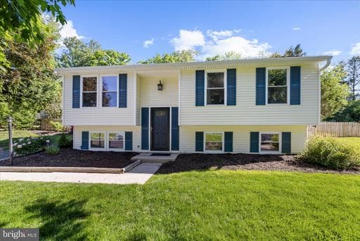 7013 MACBETH WAY - Photo 1