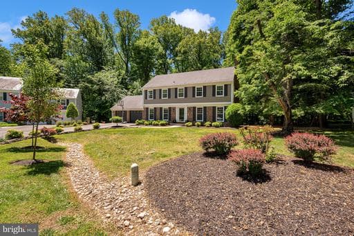 8508 SCARBORO COURT - Photo 1