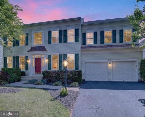 9909 BROADSWORD DRIVE - Photo 1