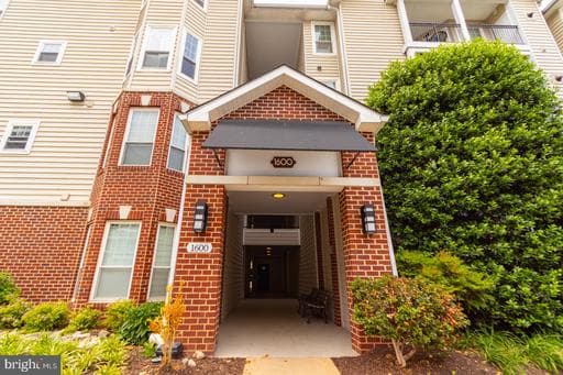1600 SPRING GATE DRIVE 2207 - Photo 1