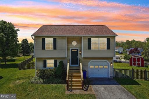 9 Heritage Ln, Emmitsburg, MD 21727-9103, United States - Photo 1