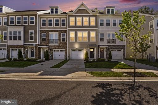 238 WATERSTONE RD - Photo 1