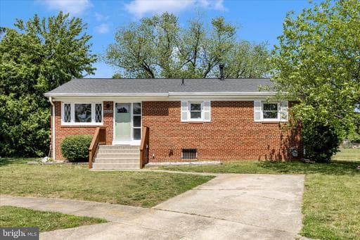 5806 CHERYL LANE - Photo 1