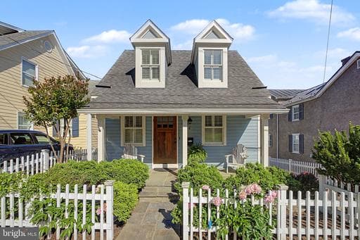 4 AYR STREET - Photo 1